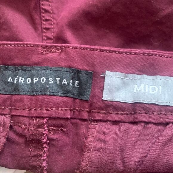 Aeropostale Maroon Cuffed Midi Shorts Size 6 - Picture 6 of 7